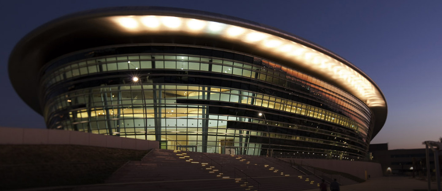 جامعة زايد بالإمارات